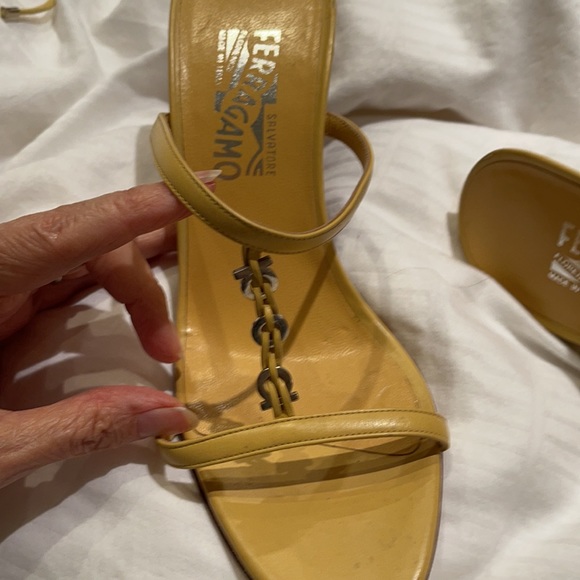 Ferragamo sandals - Picture 2 of 5